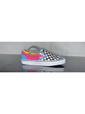 RARE VANS Classic Slip-On Crazy Checkered Mens Athletic Skate Shoes Size 9.5